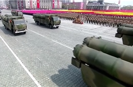 Hàn Quốc: Triều Tiên trình diễn tên lửa đạn đạo liên lục địa mới